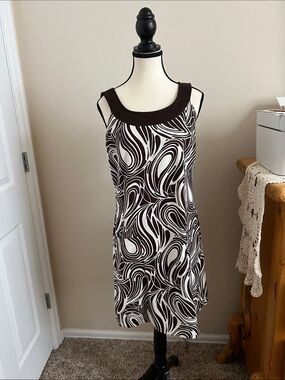 Source Unknown Brown and White Backless Swirl Dress
